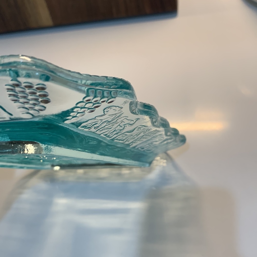 Tiara Glass Plate Blue Last Supper - Picture 10 of 13